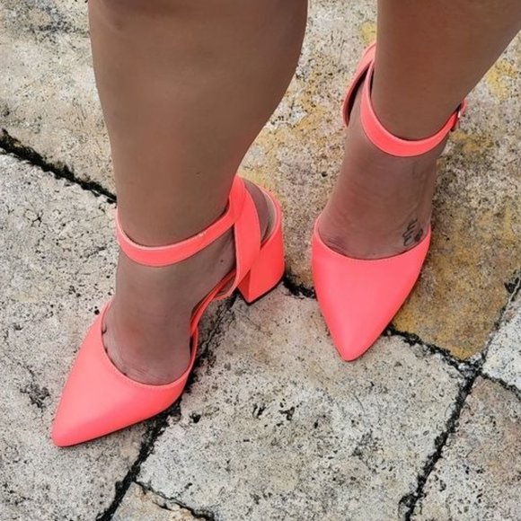 Women's Neon Pink Pointy Toe Ankle Strap Block Heel - Picture 1 of 5